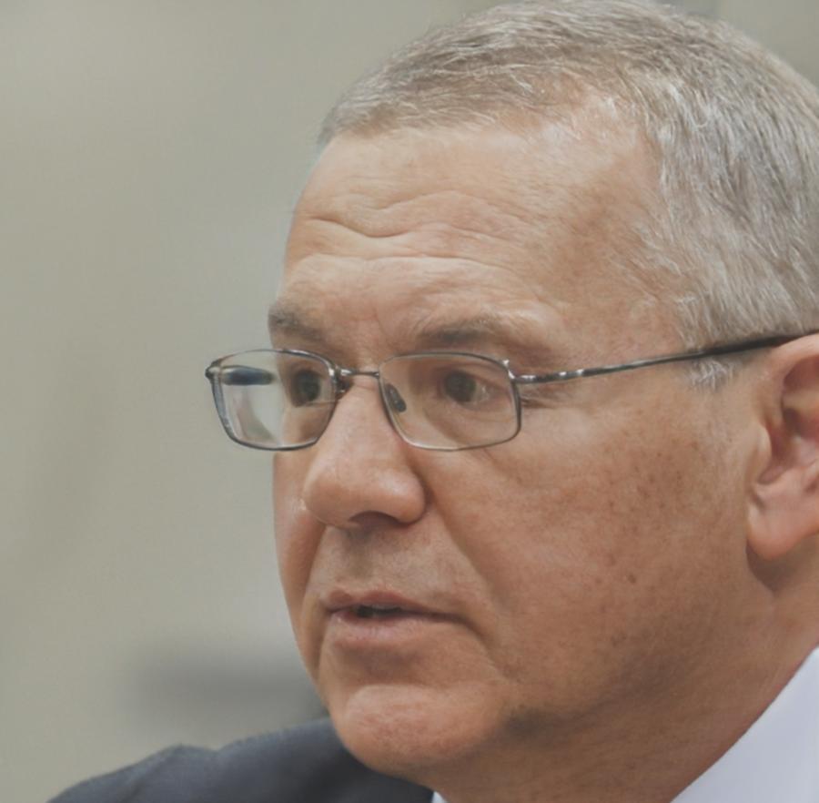 Marcus Chen, Financial Analyst